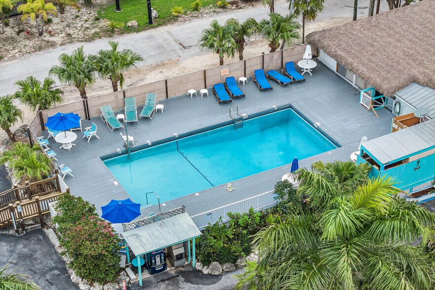 More Photos Of 27340 Overseas Hwy, Ramrod Key Hotel For Sale