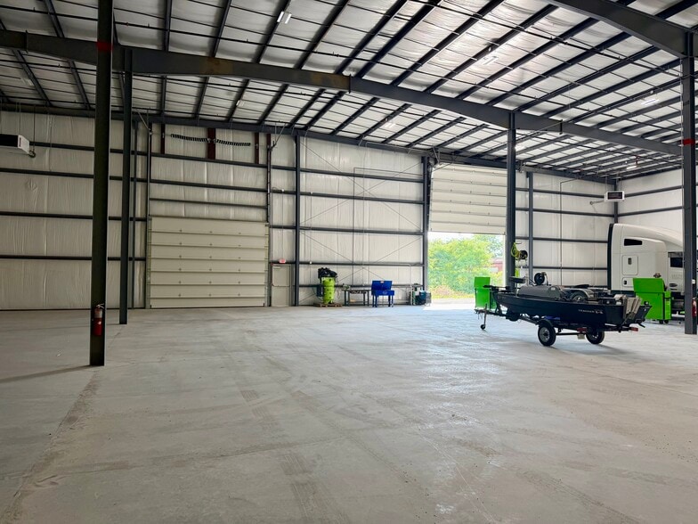 More Photos Of 204 Frogale Ct, Winchester Warehouse For Lease