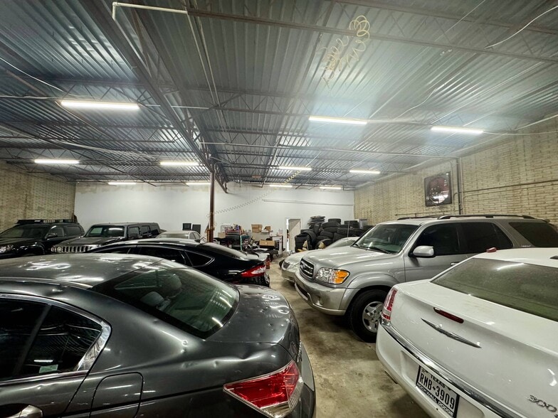 More Photos Of 6404 Industrial Dr, Sachse Warehouse For Sale