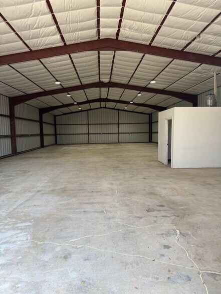 More Photos Of 6929 Calhoun Rd, Houston Unknown For Lease