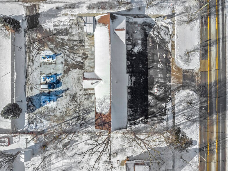 More Photos Of 25957 Gibraltar Rd, Flat Rock Carwash For Sale