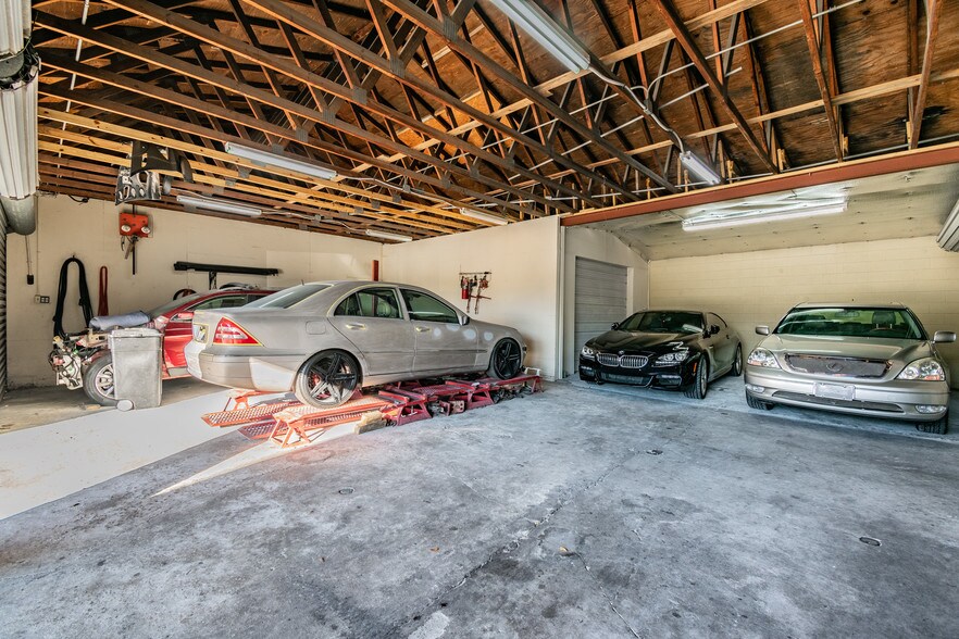 More Photos Of 4615 N 34th St, Tampa Warehouse For Sale