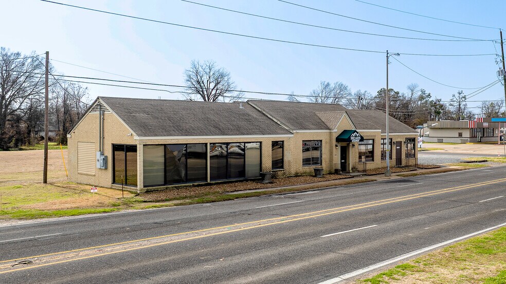 More Photos Of 1000 Louisville Ave, Monroe Office For Sale