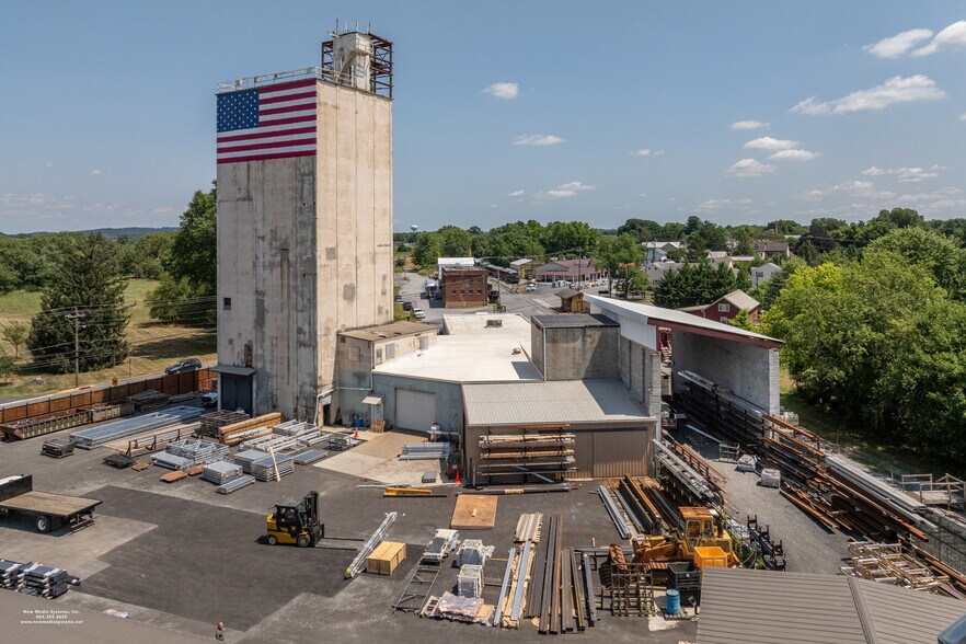More Photos Of 36 W Pennsylvania Ave, Walkersville Warehouse For Sale