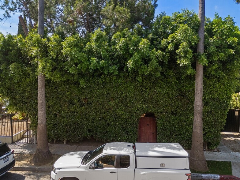More Photos Of 5742 La Mirada Ave, Los Angeles Apartments For Sale
