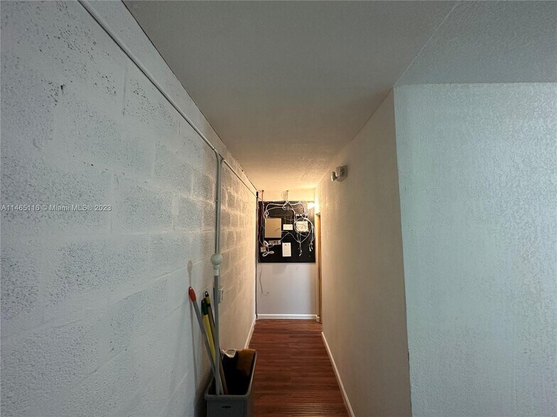 More Photos Of 6187 NW 167th St, Miami Lakes Office For Sale