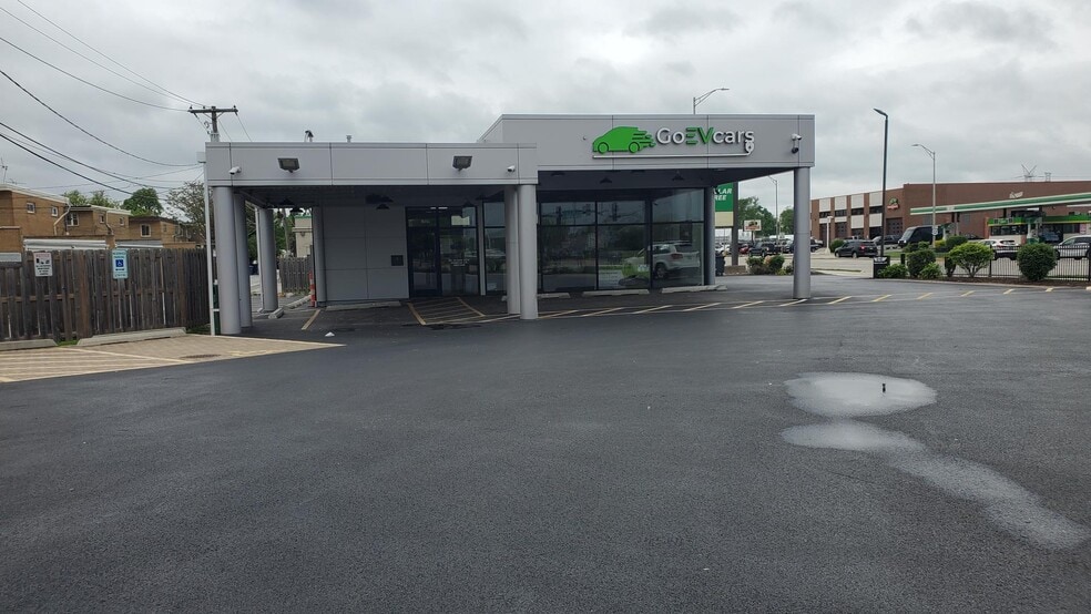 Primary Photo Of 1529 Rand Rd, Des Plaines Auto Dealership For Sale