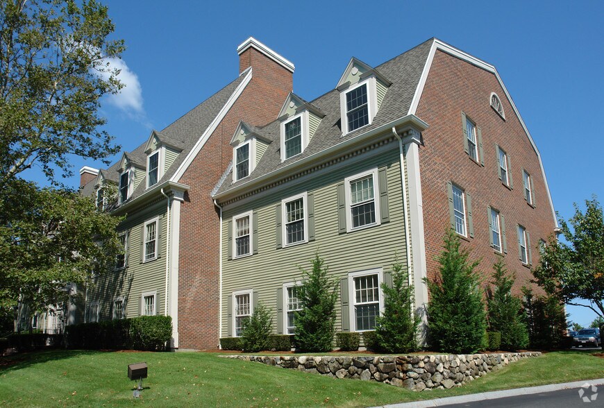 More Photos Of 10 Cedar St, Woburn Office For Lease