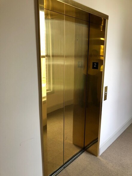 More Photos Of 24 W Chase St, Pensacola Office For Lease