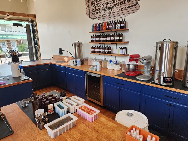 More Photos Of 291-297 Sussex Ave W, Tenino Storefront Retail Office For Sale