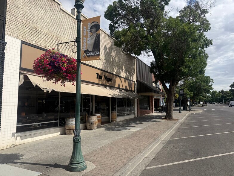 More Photos Of 115 E Main St, Walla Walla General Retail For Lease