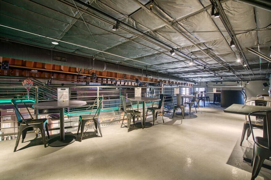 More Photos Of 1725 Vista View Dr, Longmont Restaurant For Sale