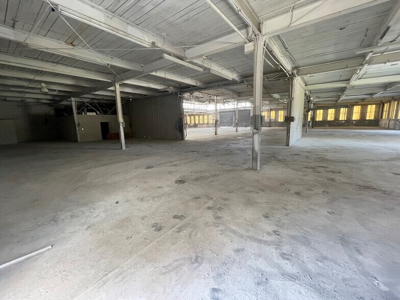 More Photos Of 965 Worthington Ave, Green Cove Springs Warehouse For Lease