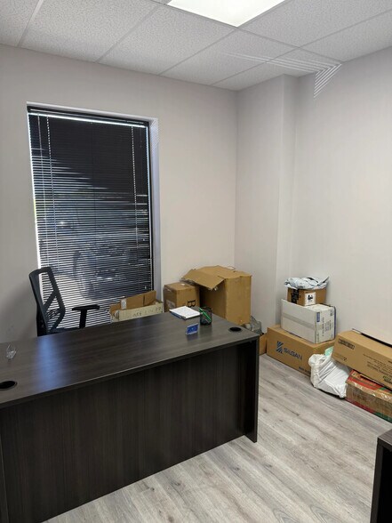 More Photos Of 10302-10308 Cash Rd, Stafford Warehouse For Lease