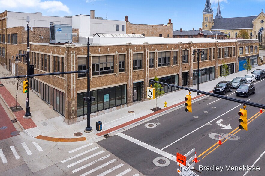 More Photos Of 200 S Division Ave, Grand Rapids Storefront Retail Office For Lease