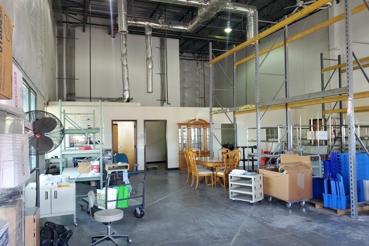 More Photos Of 11850 Livingston Rd, Manassas Warehouse For Lease