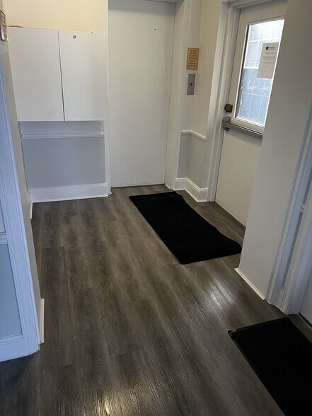 More Photos Of 155 W Merrick Rd, Freeport Medical For Lease