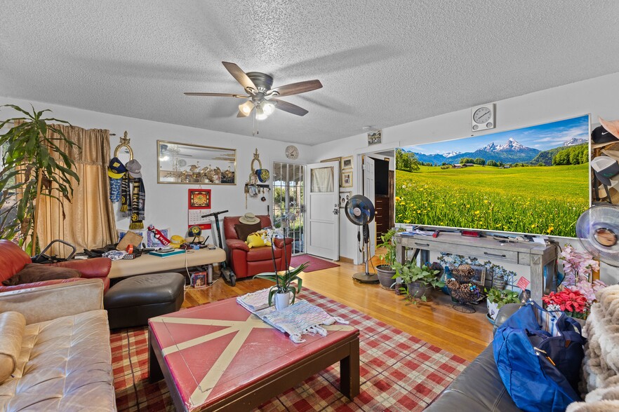 More Photos Of 2562 Alpine Blvd, Alpine Storefront Retail Residential For Sale