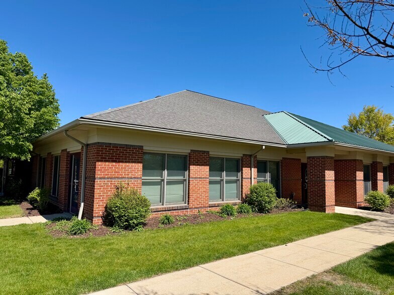 More Photos Of 1600 Commerce Park Dr, Chelsea Medical For Sale