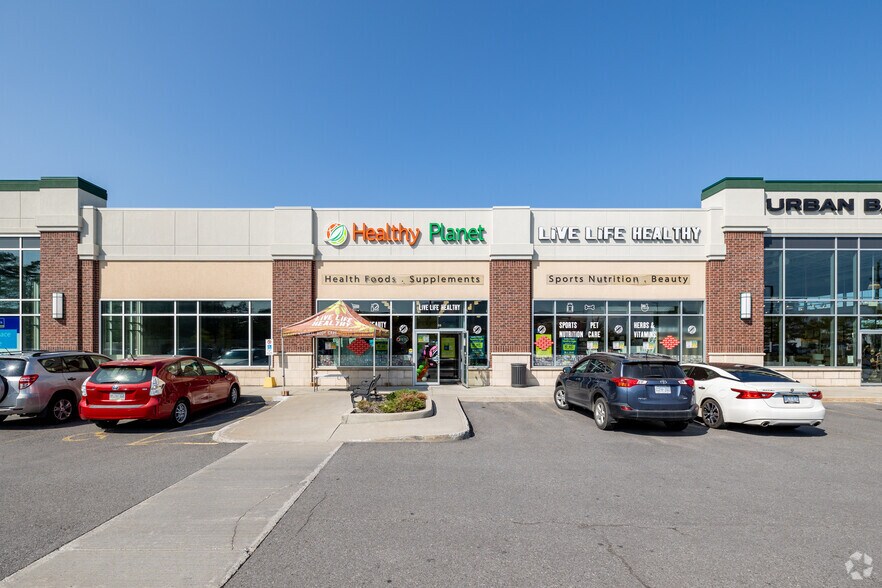 More Photos Of 590-650 Industrial Ave, Ottawa Storefront For Lease