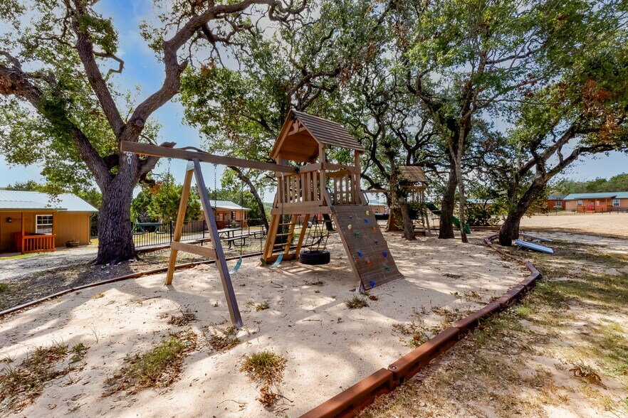 More Photos Of 200 King Ranch Rd, Gatesville Specialty For Sale