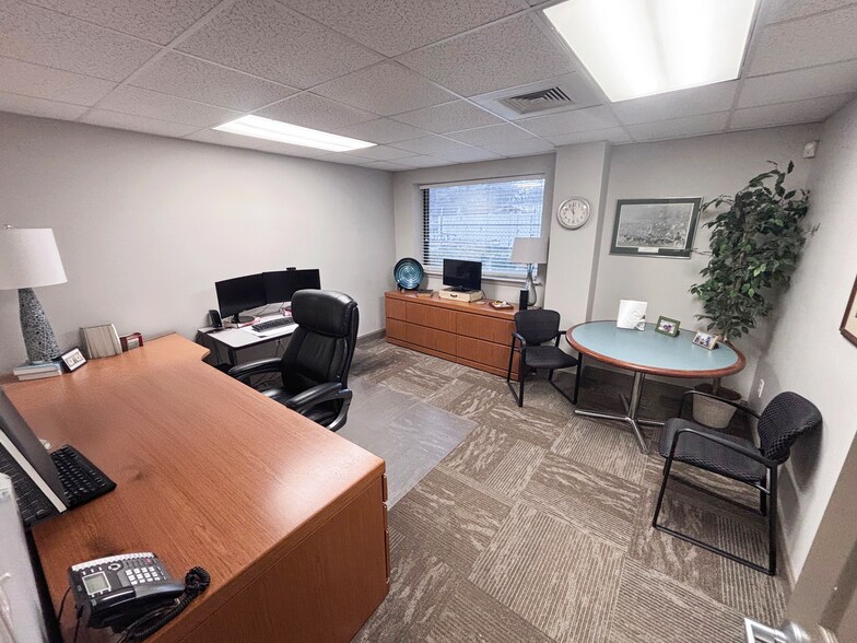 More Photos Of 1032 Commercial Dr, Brunswick Flex For Sale