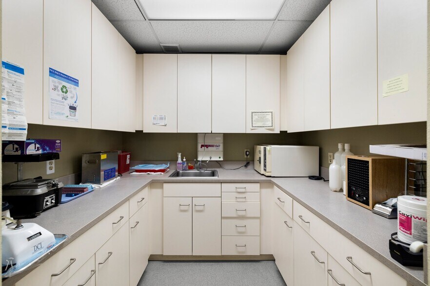 More Photos Of 4400 SW 110th Ave, Beaverton Medical For Sale