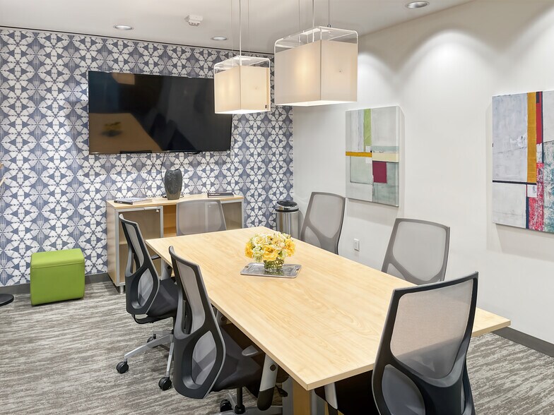 More Photos Of 450 N Brand Blvd, Glendale Coworking Space