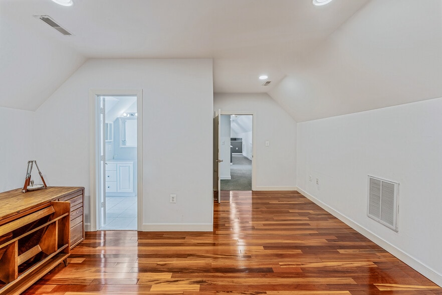More Photos Of 728 S Washington St, Alexandria Office For Lease