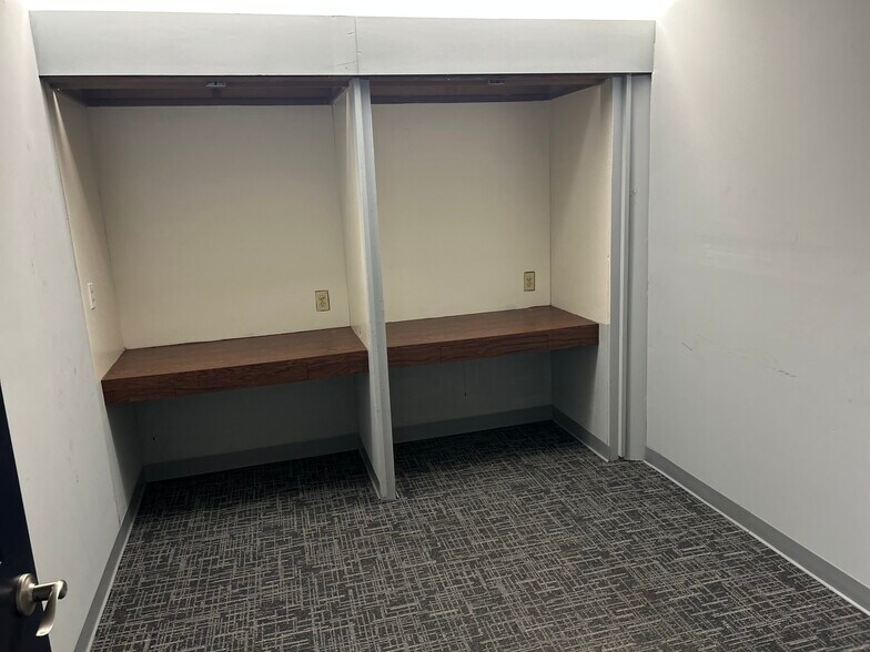 More Photos Of 4121-4141 NW 5th St, Plantation Medical For Sale