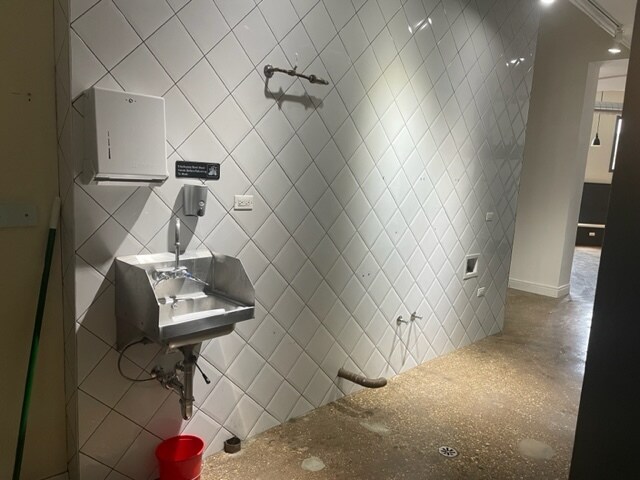 More Photos Of 2769-2787 N Milwaukee Ave, Chicago Coworking Space