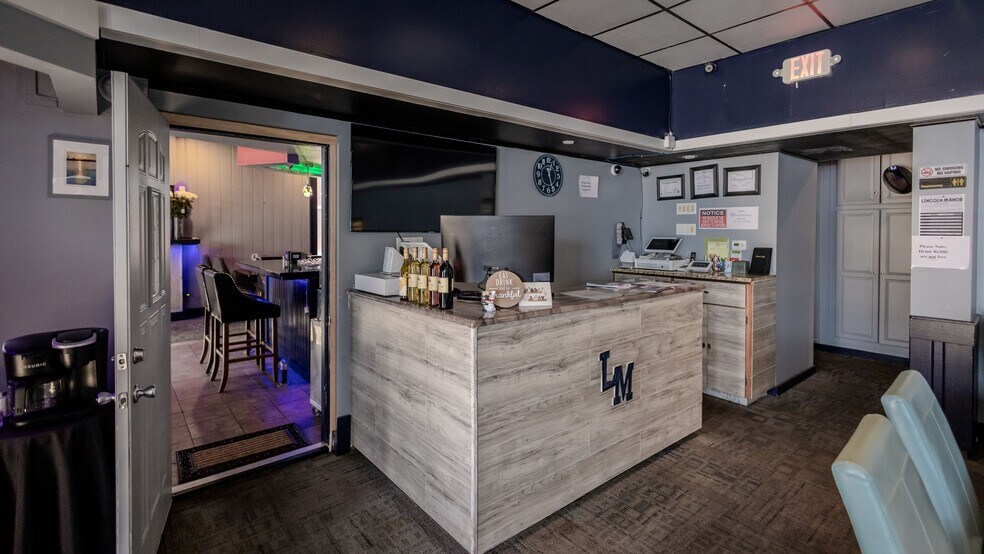 More Photos Of 1525 16th St, Central City General Retail For Sale