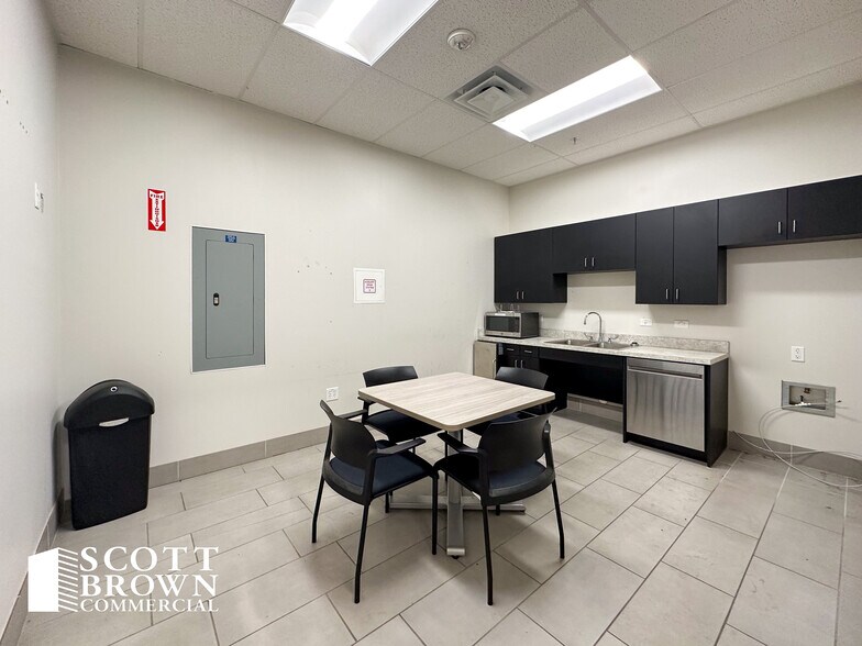 More Photos Of 1550 N Western Blvd, Denton Warehouse For Lease