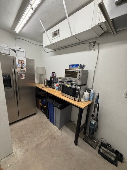 More Photos Of 114 S Coast Hwy, Oceanside General Retail For Lease