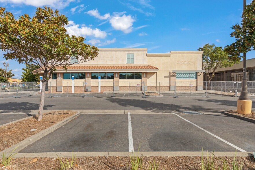 More Photos Of 7155 24th St, Sacramento Drugstore For Sale