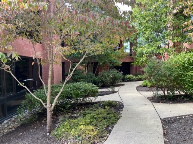 More Photos Of 488 Norristown Rd, Blue Bell Office For Sale