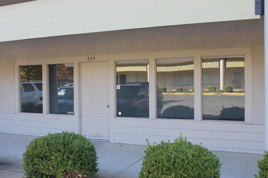 More Photos Of 11701- I-30 Hwy, Little Rock Unknown For Lease