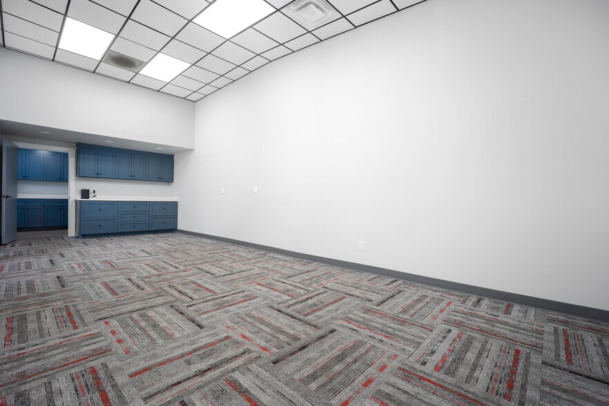 More Photos Of 2805 Broce Dr, Norman Warehouse For Sale