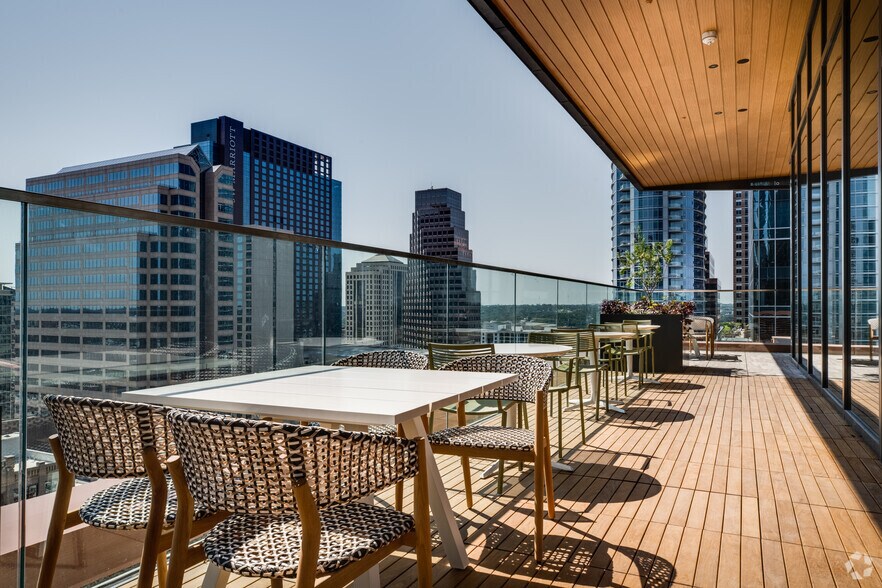 More Photos Of 405 Colorado St, Austin Office For Lease