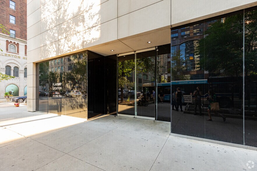 More Photos Of 679 N Michigan Ave, Chicago Storefront For Lease