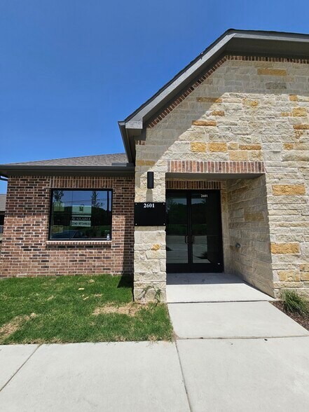 More Photos Of 2601 Little Elm Pky, Little Elm Office For Sale