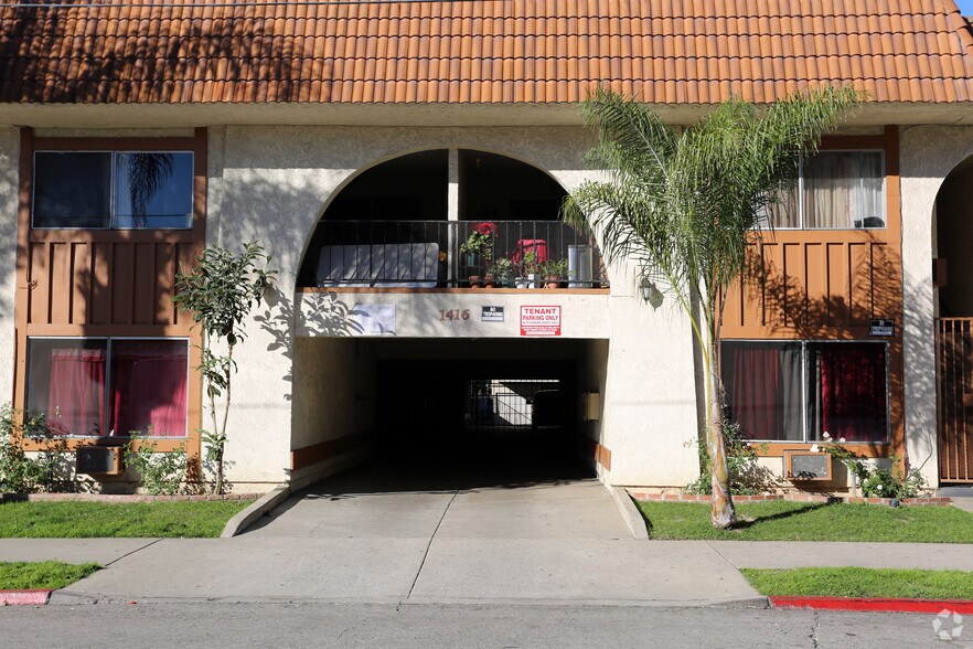 More Photos Of 1416 N Spurgeon St, Santa Ana Apartments For Sale