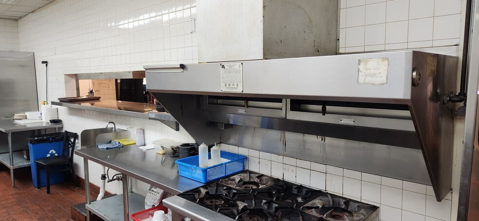 More Photos Of 14225 Jones St, Lavonia Restaurant For Sale