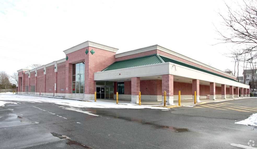 Primary Photo Of 179 Newman Springs Rd, Shrewsbury Supermarket For Lease