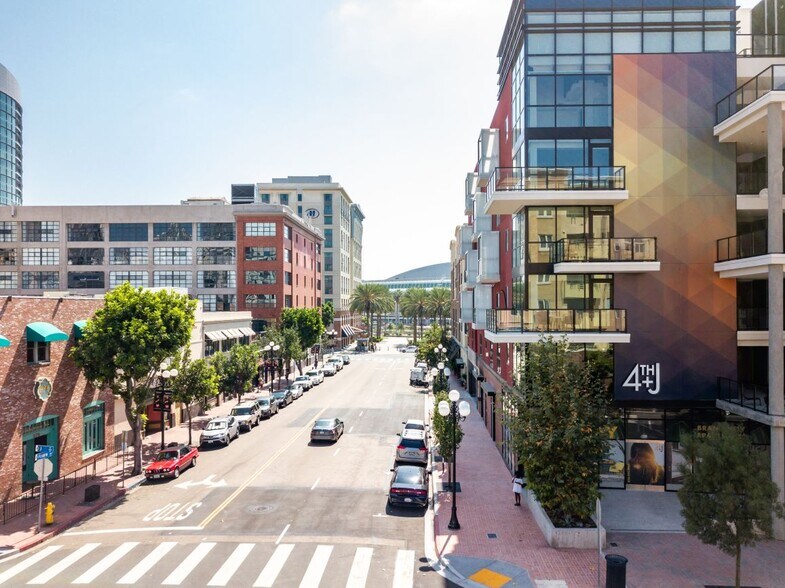 More Photos Of 379 4th Ave, San Diego Restaurant For Lease