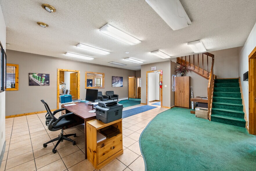 More Photos Of 97 S Red Willow Rd, Evanston Manufacturing For Sale