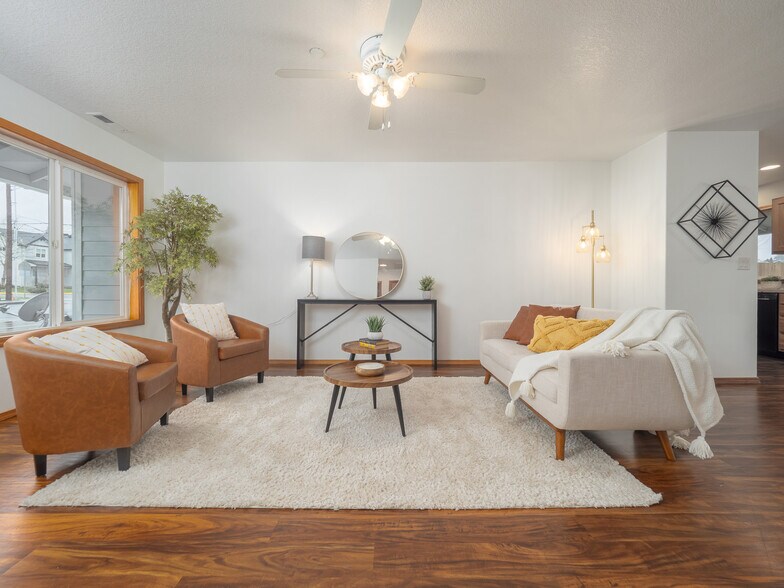 More Photos Of 402 E Washington St, Carlton Multifamily For Sale