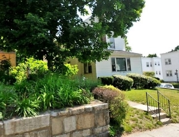 More Photos Of 2 Ureco Ter, Worcester Apartments For Sale