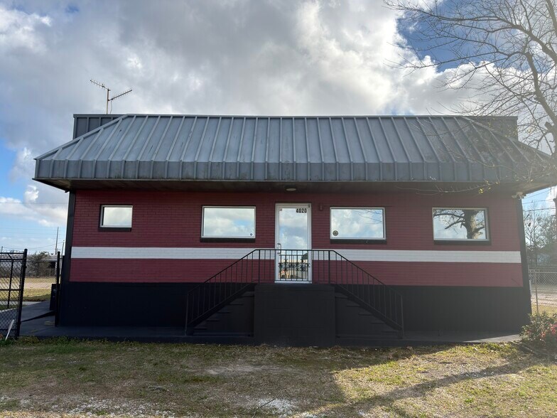 Primary Photo Of 4020 Jefferson Ave, Moss Point Distribution For Sale