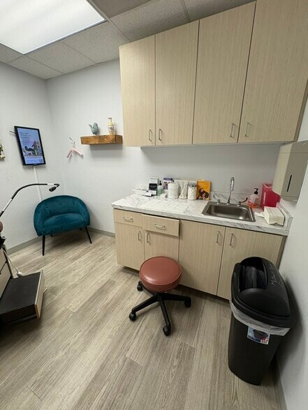 More Photos Of 10617 N Hayden Rd, Scottsdale Office For Lease